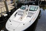 Sea Ray 240 Sundeck - 2014 Sea Ray 240 Sundeck - Photo #2