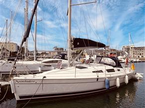 Hunter Legend 33 Twin Keel