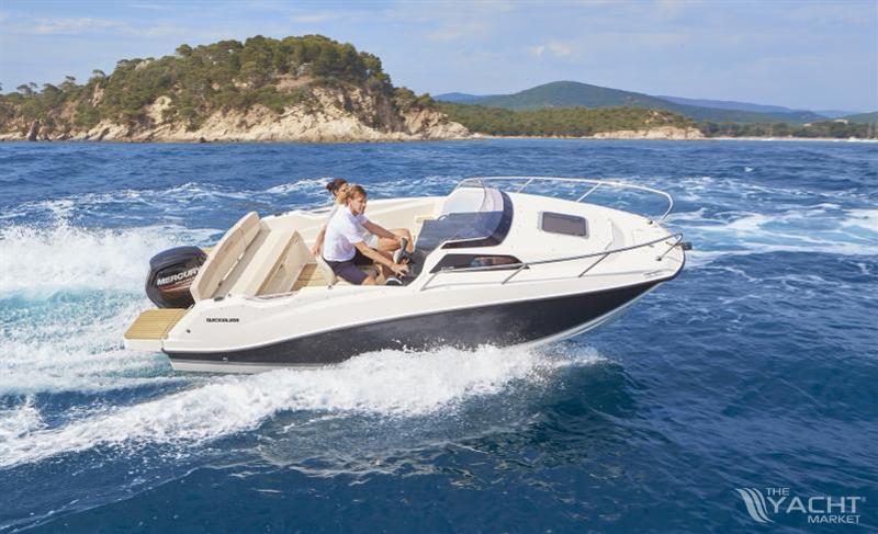 QUICKSILVER ACTIV 555 CABIN