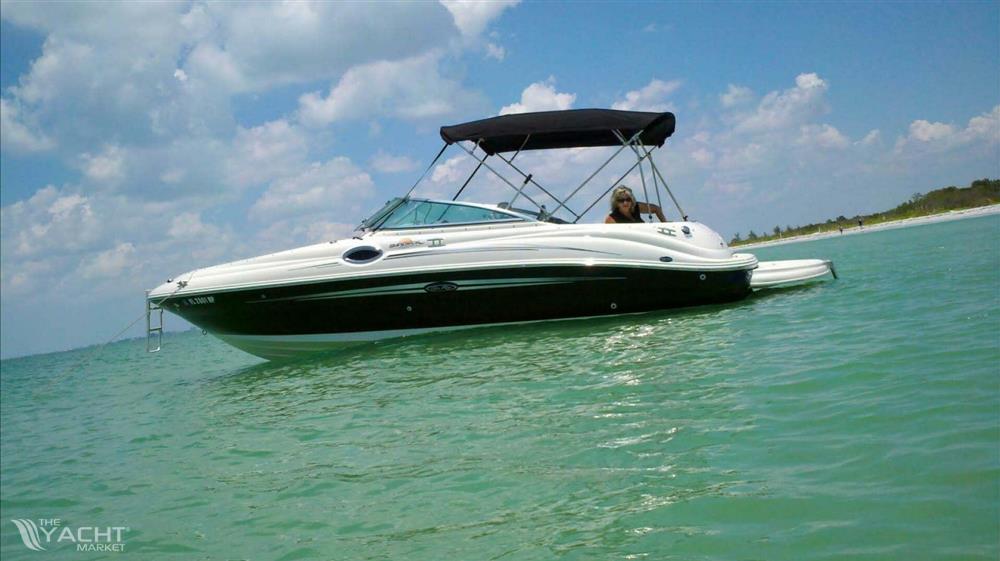 Sea Ray 240 SUNDECK
