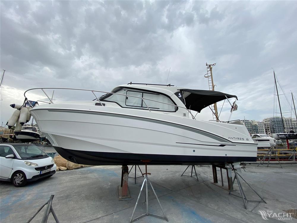 Beneteau ANTARES 8 - Beneteau ANTARES 8 (2024)