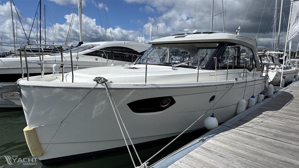 Bavaria E40 Sedan - 2016 Bavaria E40 Sedan 1