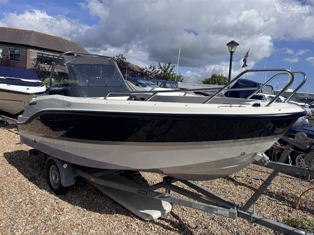 Quicksilver Activ 455 Open