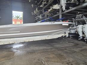 Chris-Craft 25 Launch