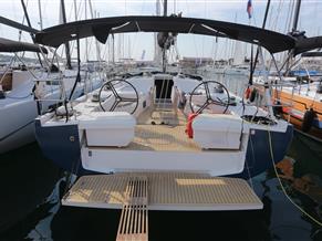 Elan E6