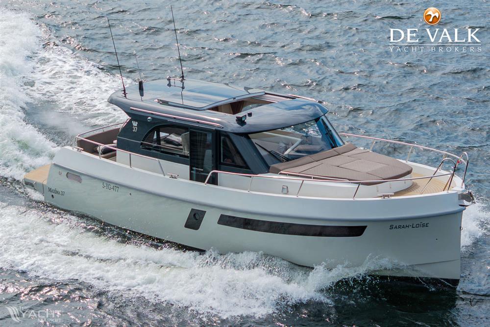 Maxima 37 - Picture 1