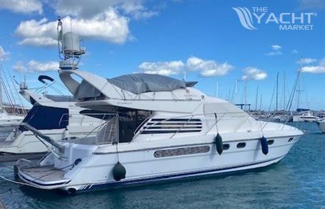 Fairline 43 FLY - IMG_8196.jpg