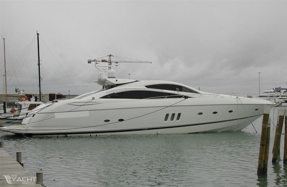 Sunseeker Predator 82 - DSCN2521.jpeg