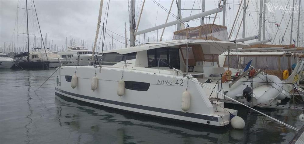 FOUNTAINE PAJOT ASTREA 42