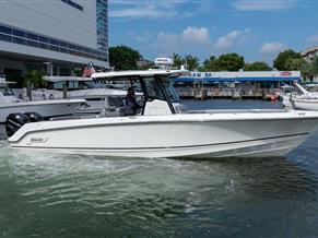 Boston Whaler 330 Outrage