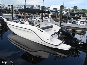 Bayliner DX2200