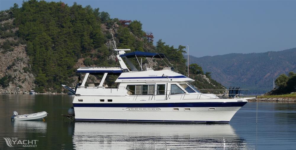 Trader 44 Sundeck