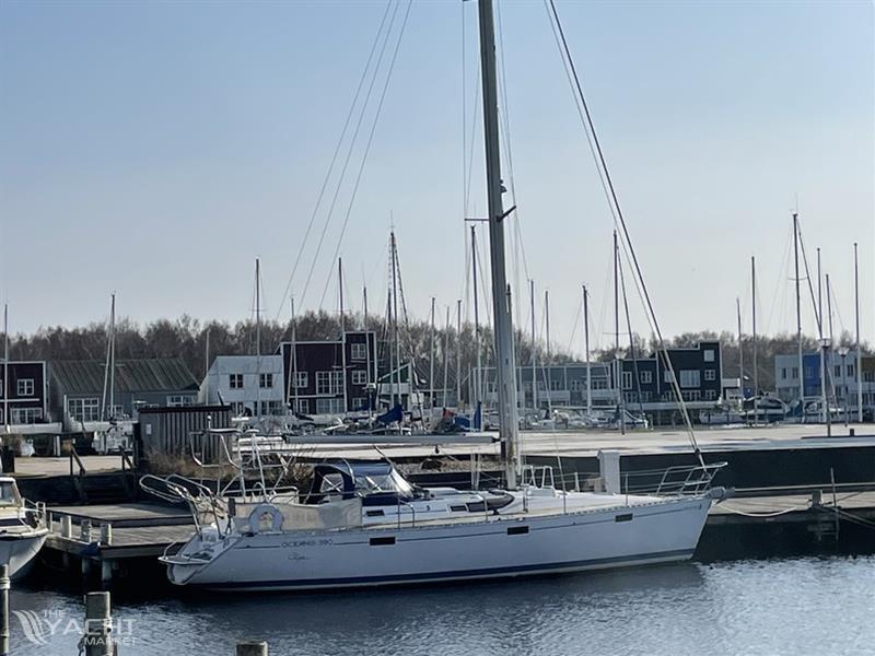 Beneteau Oceanis 390