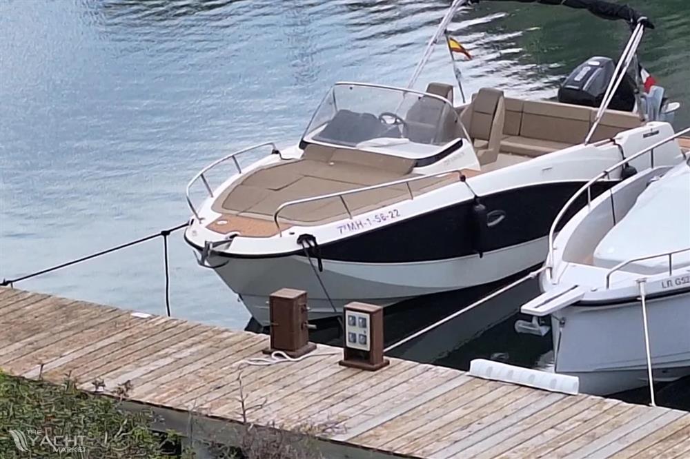 Quicksilver Activ 755 Sundeck