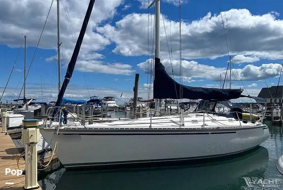 Hunter 35.5 - 1988 Hunter 35.5 - Photo #1