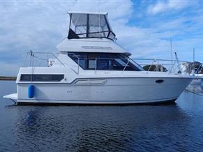 Carver 300 Aft Cabin