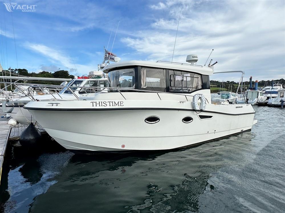 Quicksilver 905 Pilothouse - Default Image