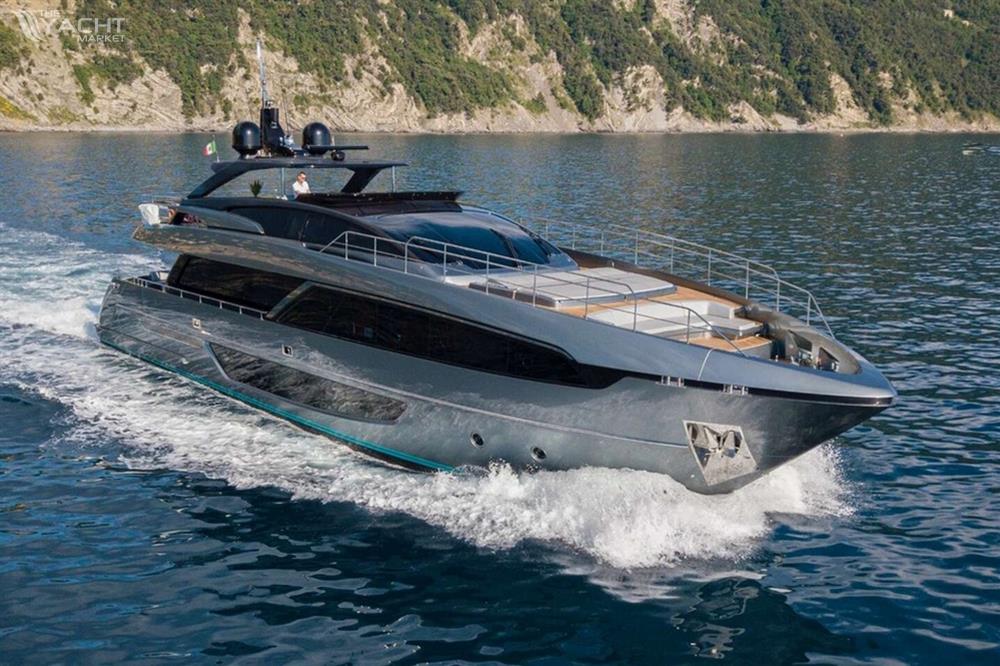 RIVA 100 Corsaro