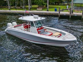 Boston Whaler 330 Outrage