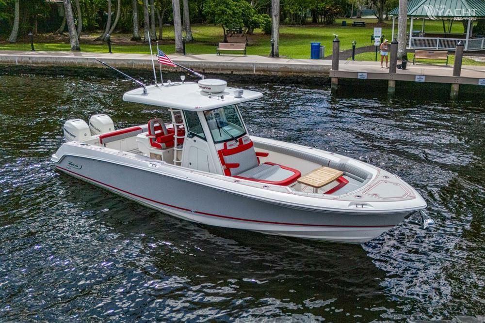 Boston Whaler 330 Outrage