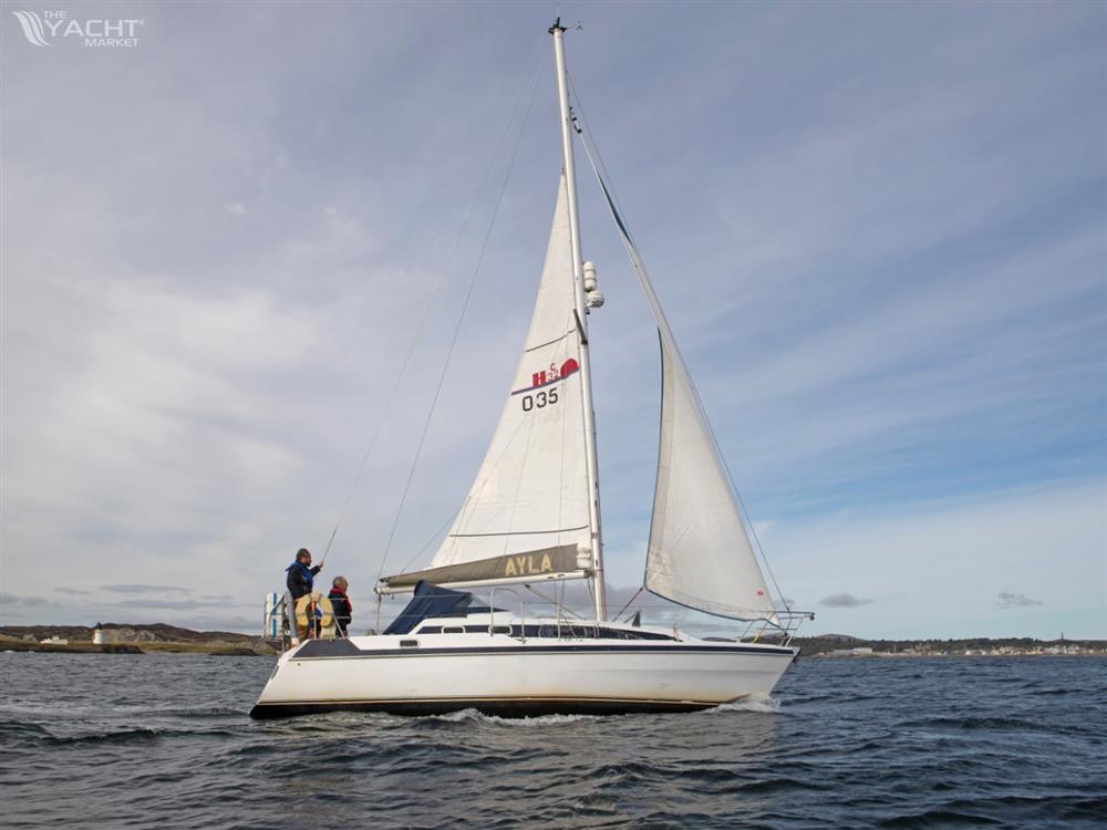 Hunter Channel 323 - 1995 Hunter Channel 323 - AYLA