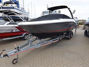 SeaRay 230SPX Bowrider