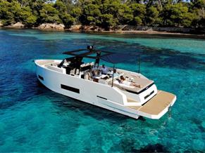 De Antonio Yachts D42