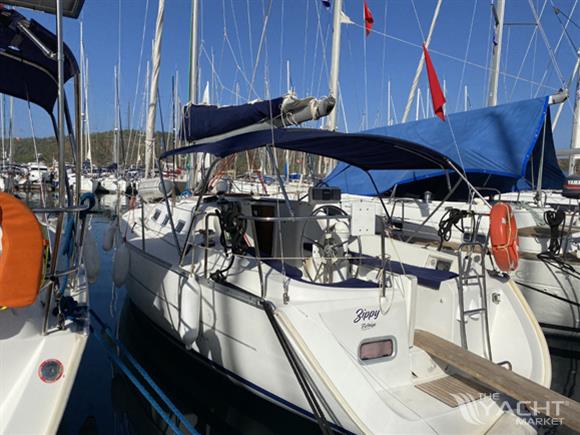 BENETEAU OCEANIS 323