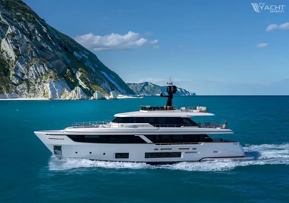 Custom Line Navetta 30