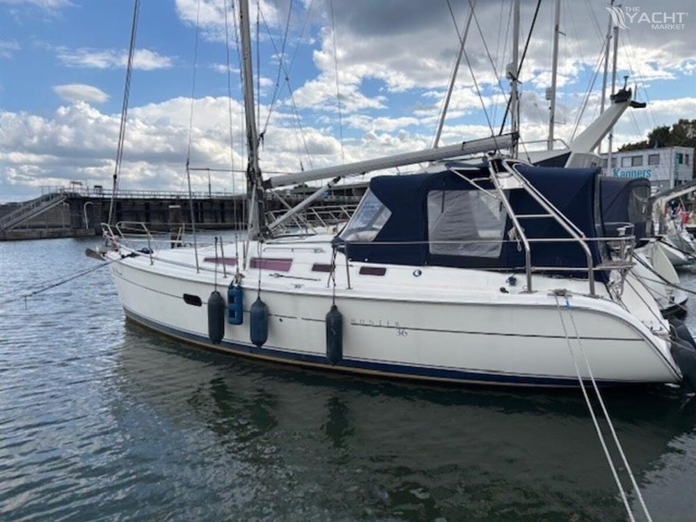 Hunter 36
