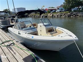 Cobia 220 DC