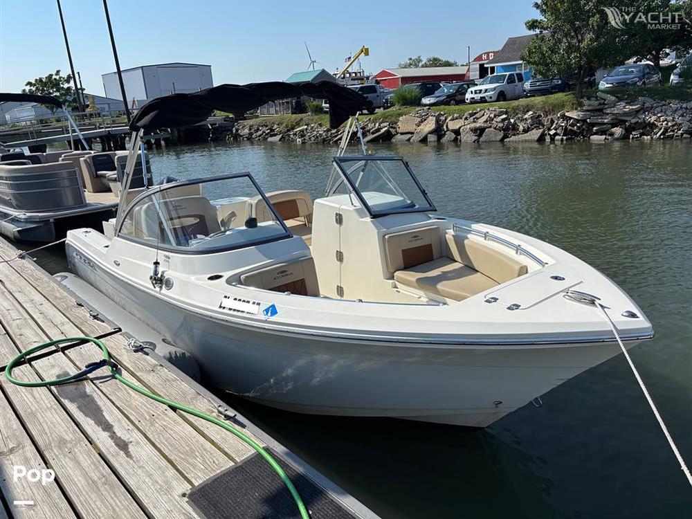 Cobia 220 DC - 2024 Cobia 220 DC - Photo #1