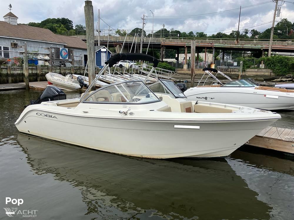 Cobia 220 DC - 2024 Cobia 220 DC - Photo #1