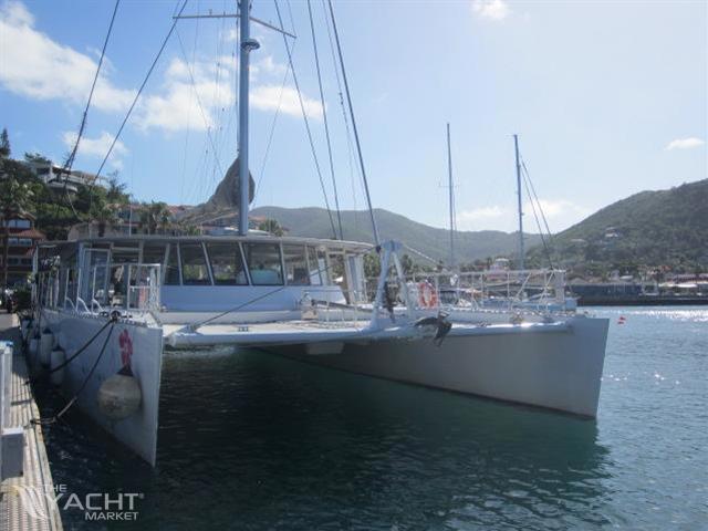 Catamaran H2X Maxi Day Charter Cat