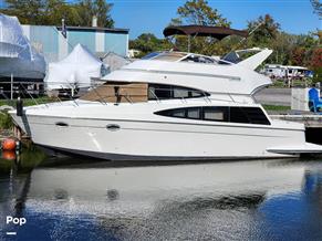 Carver 360 Sport Sedan