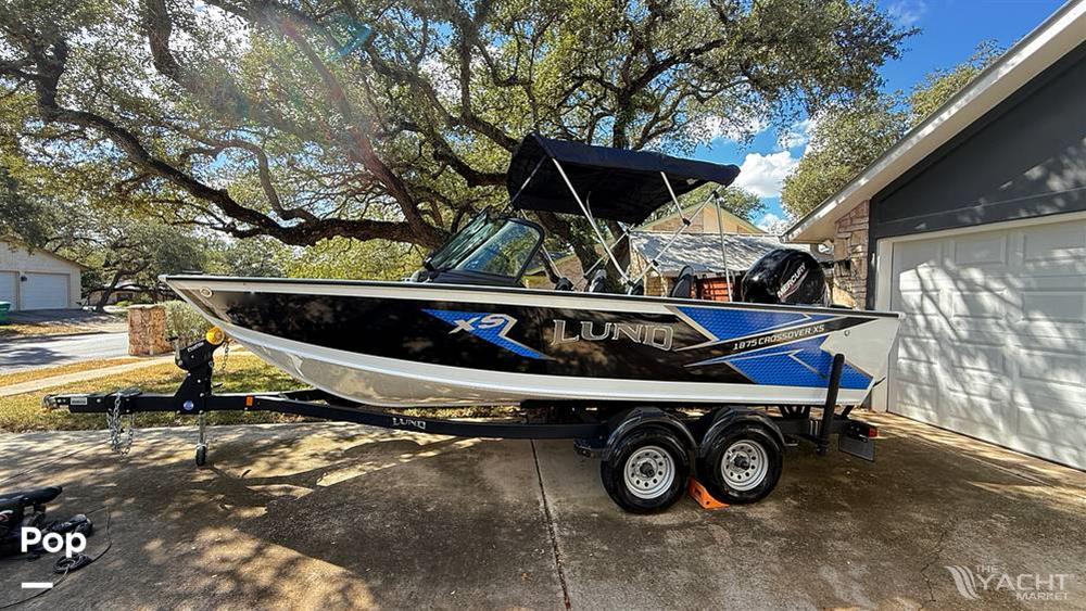 Lund 1875 Crossover XS - 2021 Lund 1875 Crossover XS - Photo #1