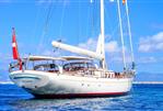 Royal Huisman Full hybrid Cutter Sloop - On anchorage