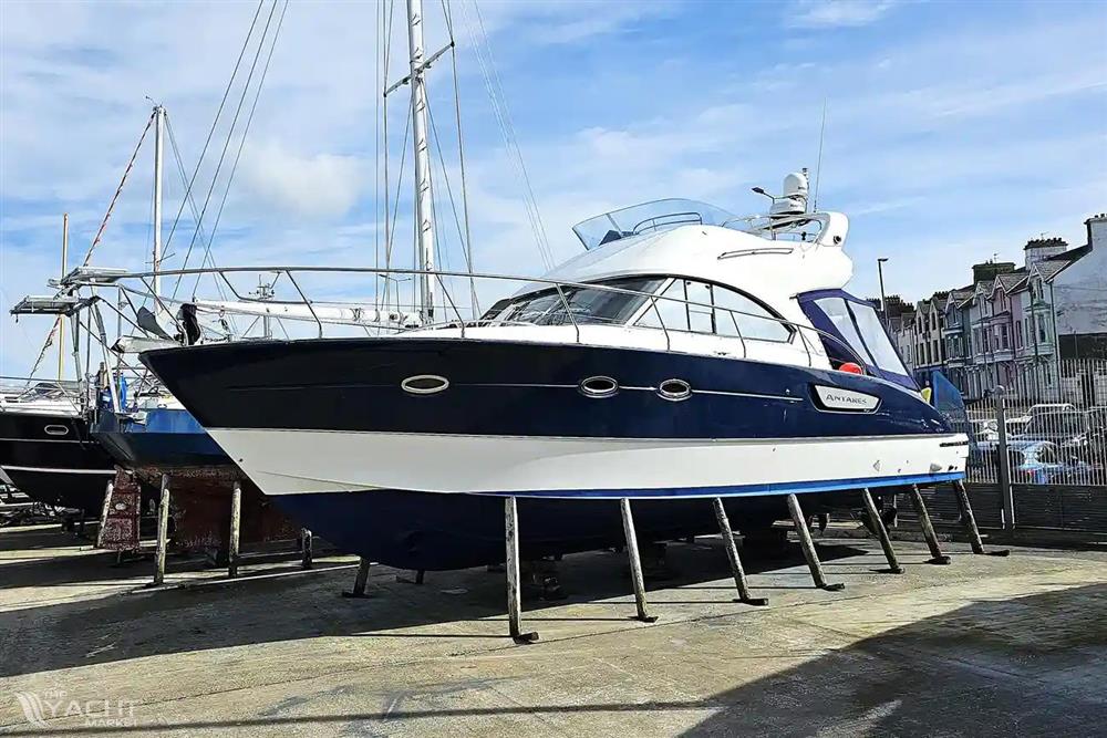 Beneteau Antares 12 Fly Cruising