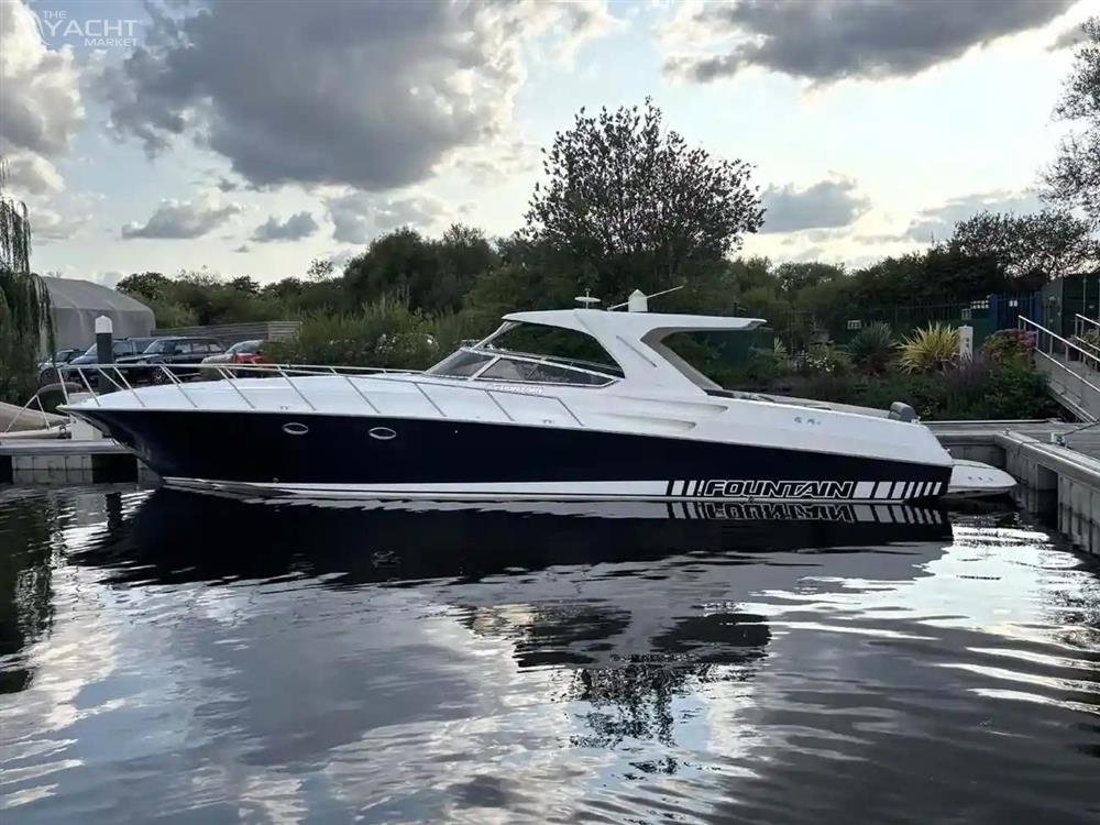 Fountain 48 Express Cruiser