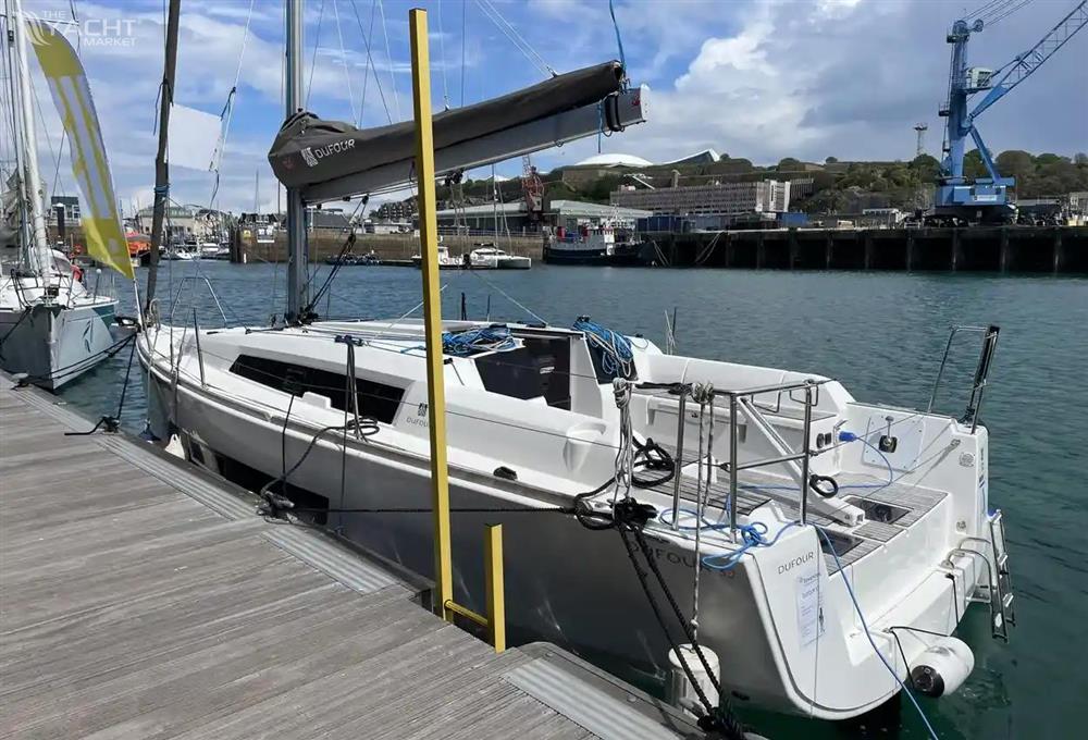 Dufour 32