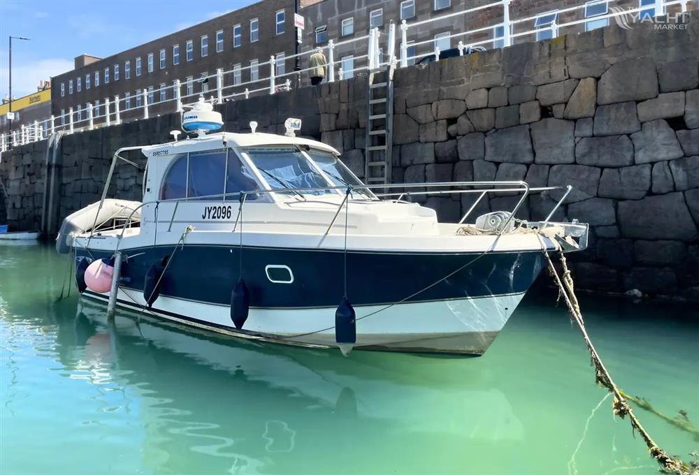 Beneteau Antares 760