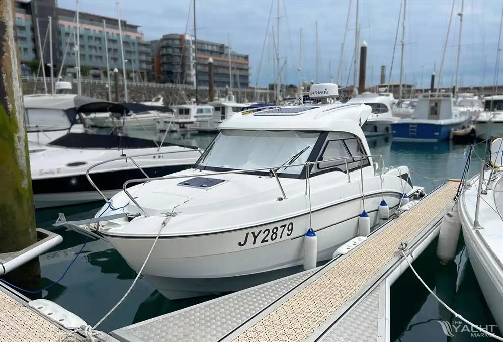 Beneteau Antares 7
