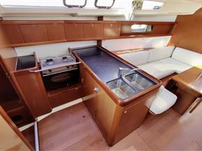 Beneteau Oceanis 37