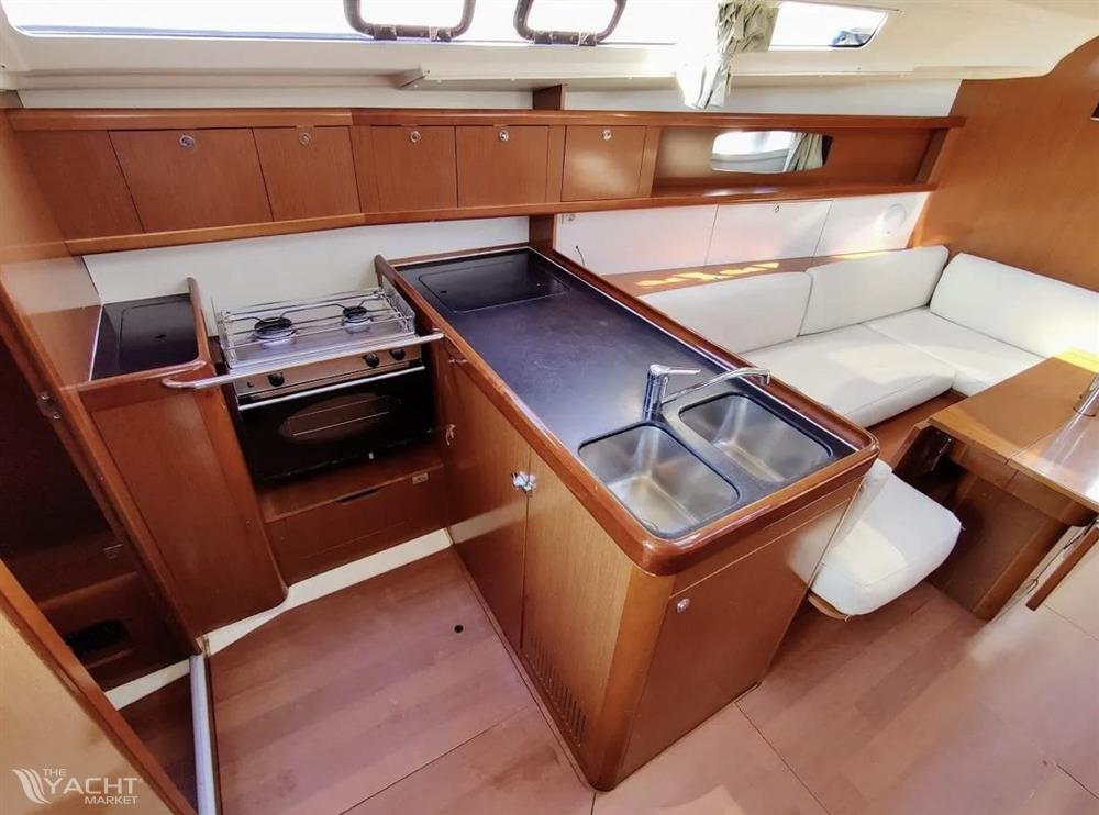 Beneteau Oceanis 37