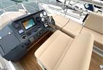 Sealine F380 - 4 - Flybridge Helm