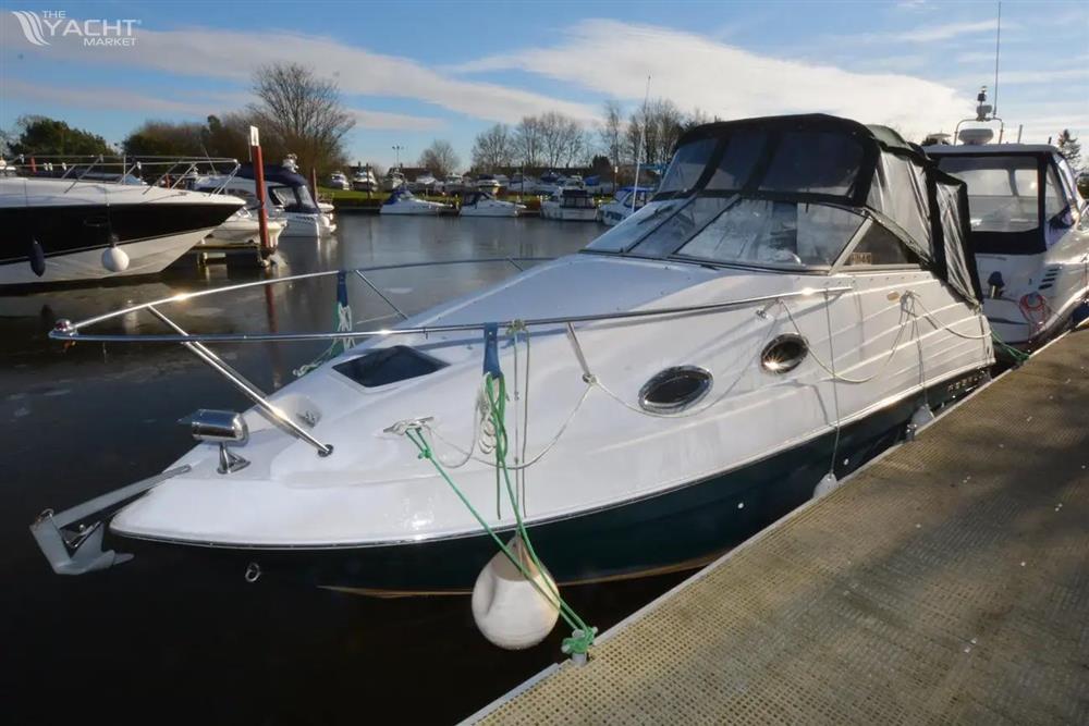 Regal 2460 Commodore