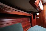 Hallberg Rassy Rasmus 35 - Forecabin to starboard looking aft