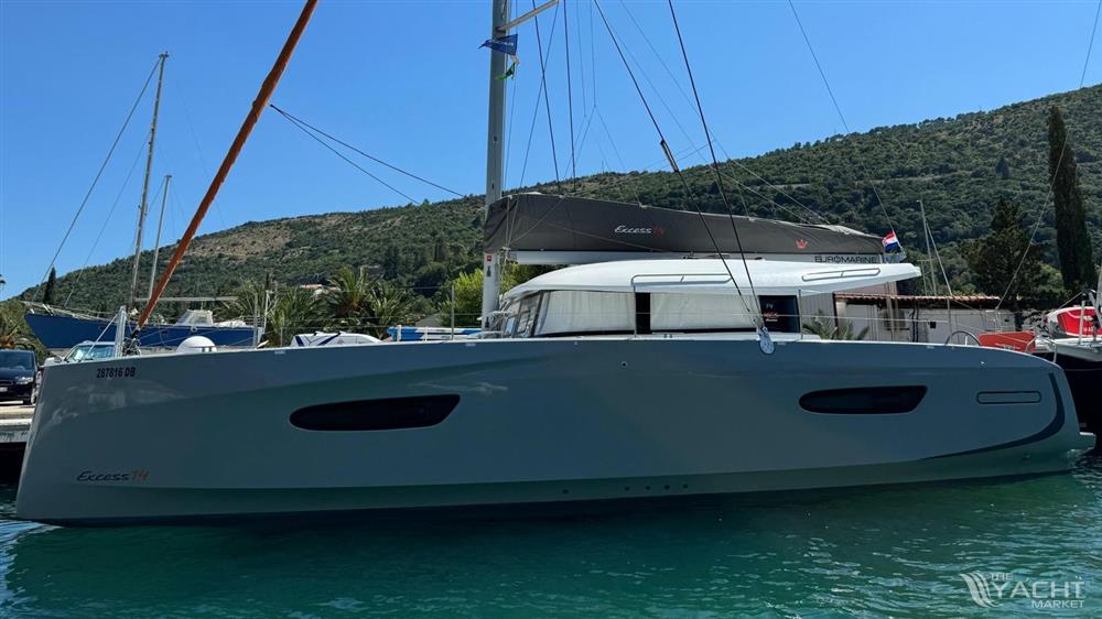 Beneteau Excess 14