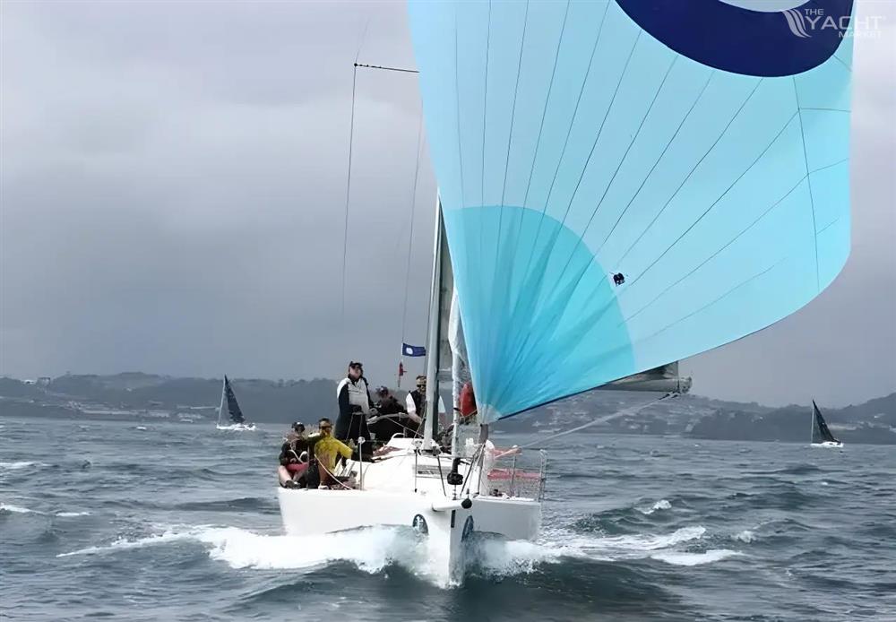 J Boats J109