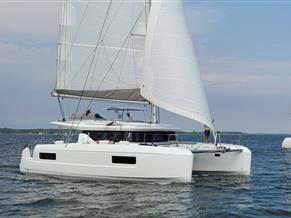 Lagoon 43 Owner's Version